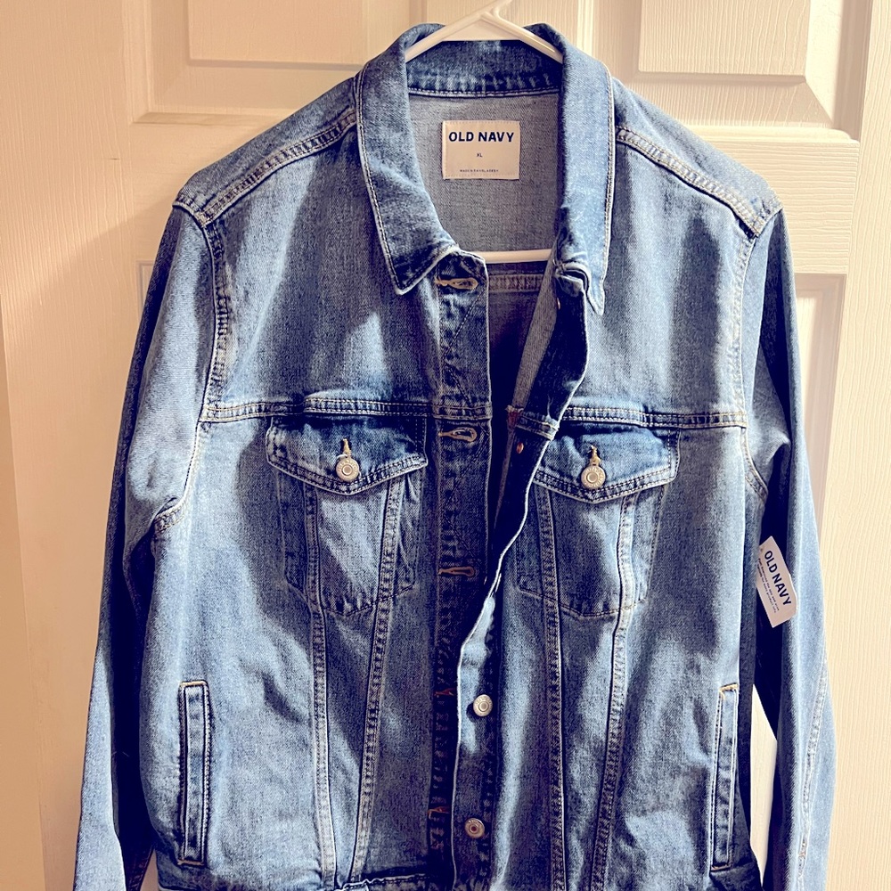 New With Tags! Ladies, Old Navy denim jacket. Size XL. Never worn.